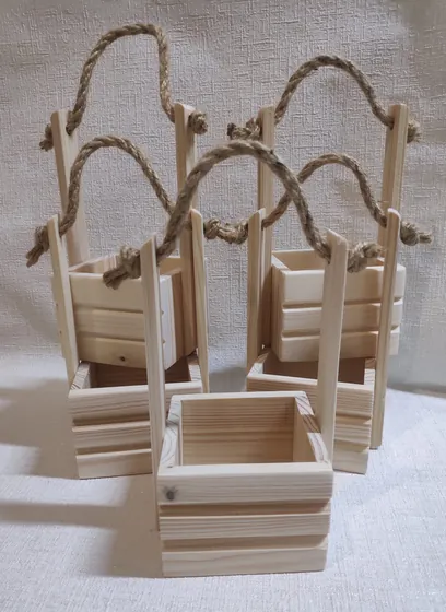 Ящик дерев'яний в полоску