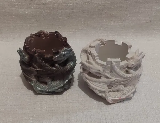 Гіпсове кашпо з драконами