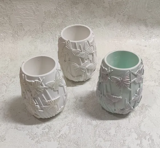 Гіпсовий декор з метеликами