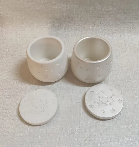 Гіпсове кашпо з зірочками