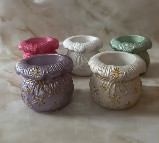 Гіпсові кашпо з декоративним обрамленням