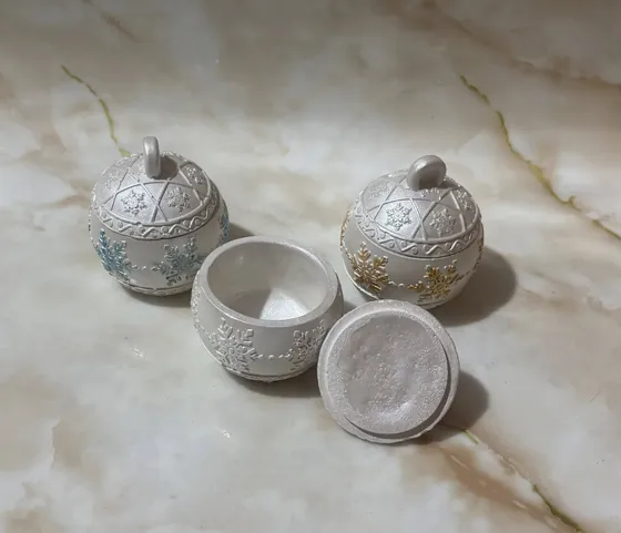 Гіпсові кашпо з витонченим візерунком