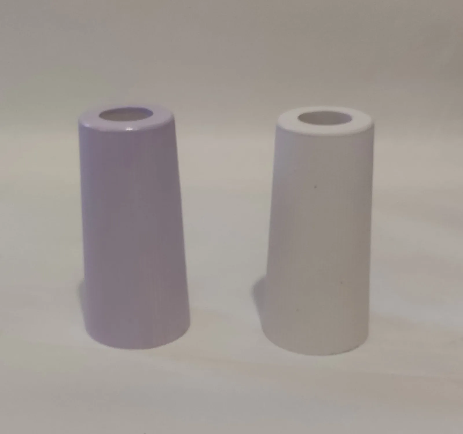 Стильна гіпсова вазочка