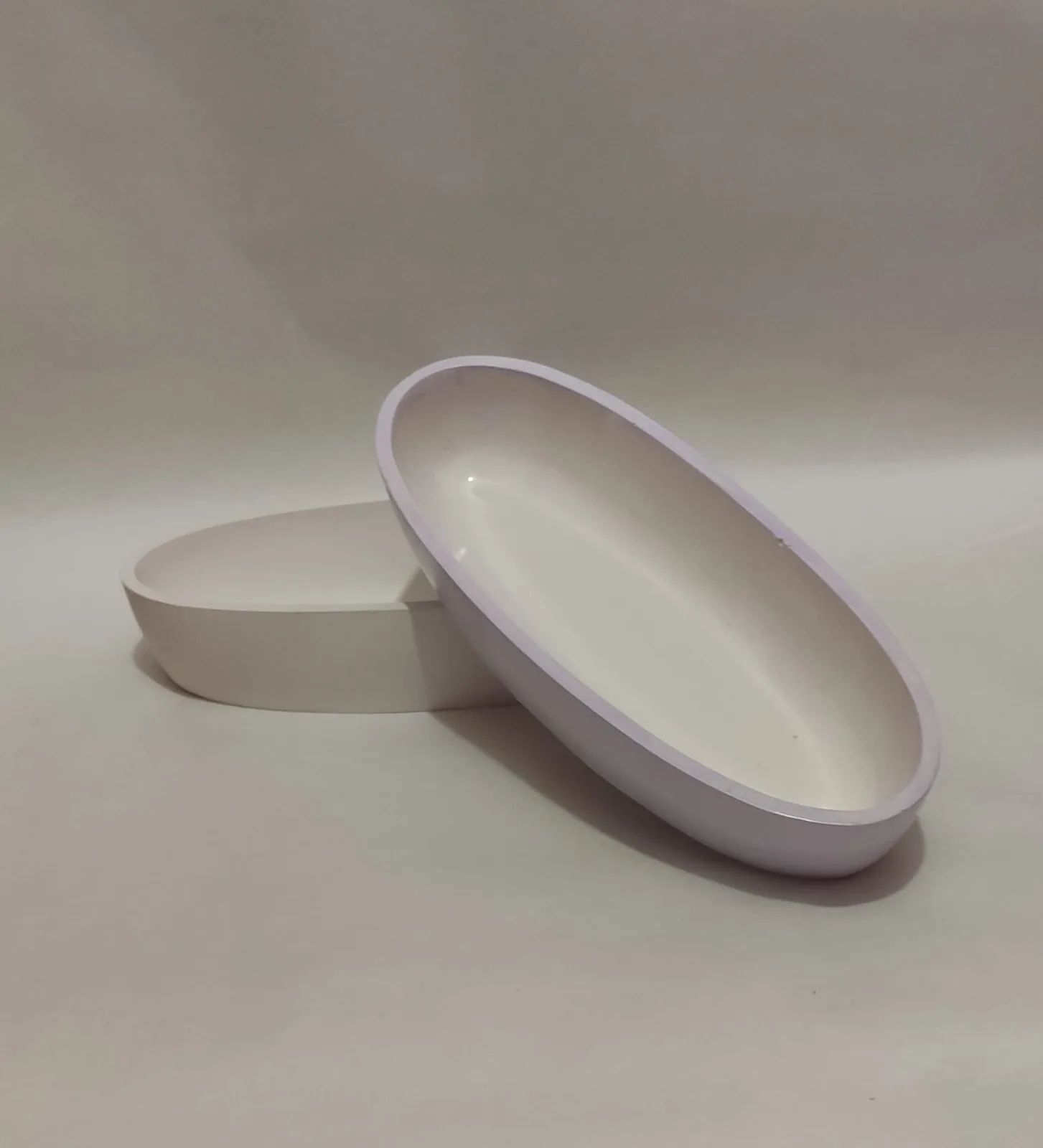 Елегантне гіпсове кашпо лодочка